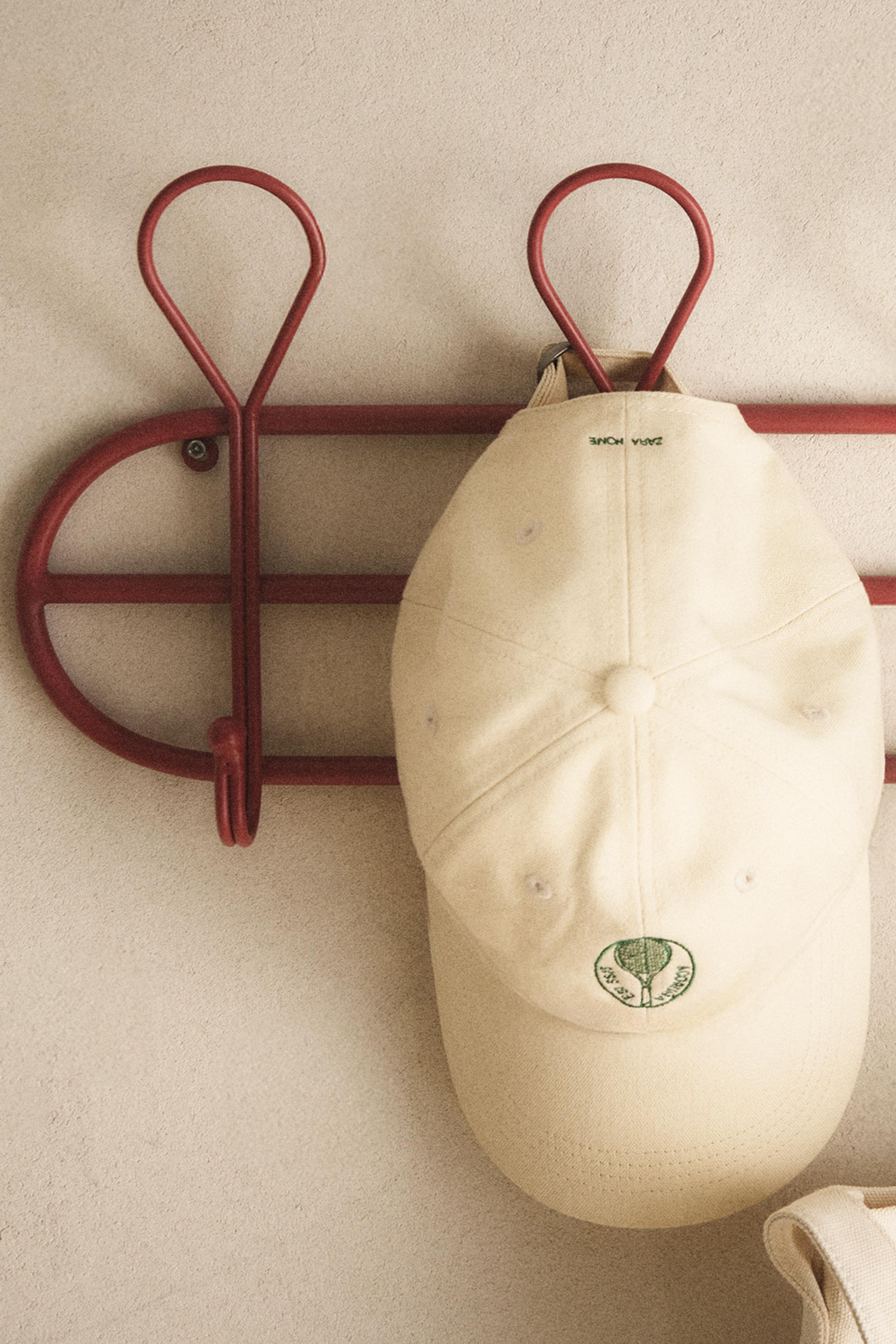 KIDS' IRON COAT RACK